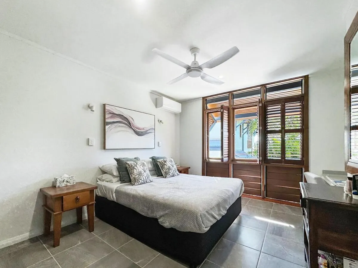 Wongalinga Beachfront Apt 3 Mission Beach Apartment